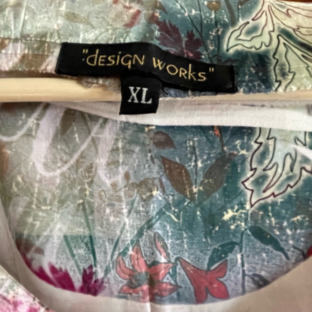 NWOT Design Works Top - Picture 2 of 5